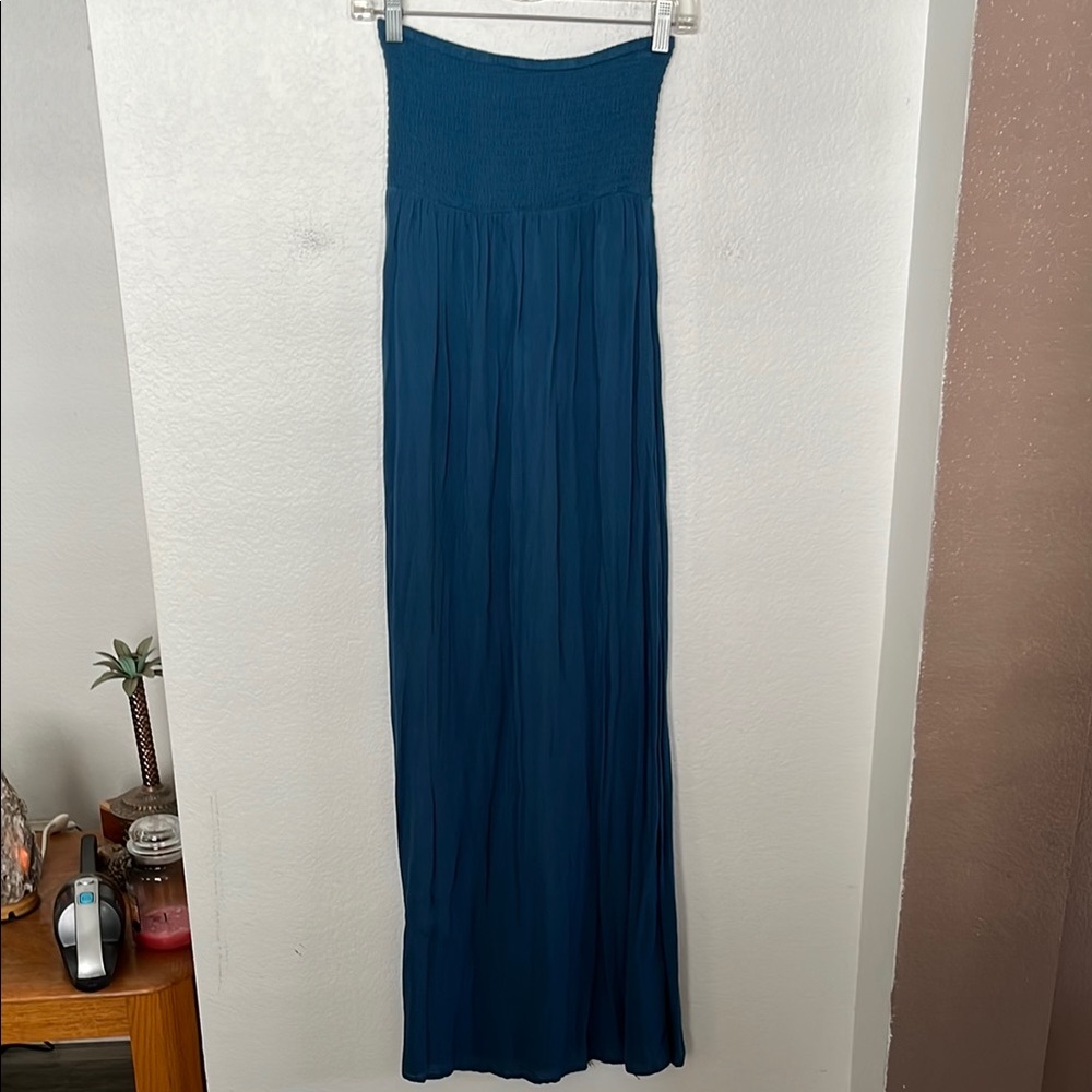 💙PRETTY BLUE STRAPLESS MAXI DRESS SOFT RAYON SZ M NWOT EXCELLENT CONDITION!